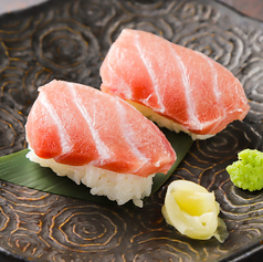 国産天然炙りマグロ大トロ寿司 (2貫)