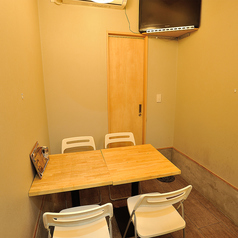 【少人数～/はしご酒に】天満での飲み歩きの終着点に。深夜まで元気に営業中！少しお腹が空いた時の「焼きそば」や、軽いおつまみで最後の一杯。カウンターで今日一日の出来事を振り返る、穏やかなひと時を.。