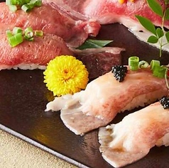 黒毛和牛二種盛り合わせ (4貫)