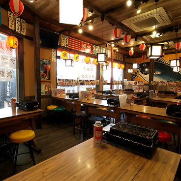 磯丸水産 十三西口駅前店の雰囲気1
