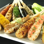 テレビ、雑誌でひっぱりだこの人気！地鶏坊主自慢の名古屋名物幻の手こねつくね串は18種！堪能あれ…