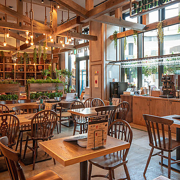 ファーマーズテーブル FOOD HALL FARMERS TABLE×FISH BAR COLORE 流山おおたかの森店の雰囲気1