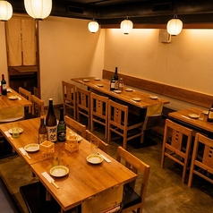 ◆JR新宿2分 海鮮ダイニング魚道◆3~6名テーブル個室多数完備◎人数や用途に合わせ最適レイアウト！女子会・昼飲み・会社宴会に最適なプライベート空間。貸切相談OKで特別なひと時を演出。旬刺身と創作海鮮、銘酒も豊富にご用意！24時間いつでもご宴会OK！♪