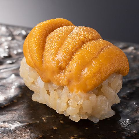 【個室完備】四季折々の日本料理と寿司会席11000円より。お昼限定会席は5000円より。