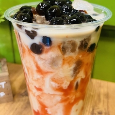 グアバ・タピオカミルクティーの写真