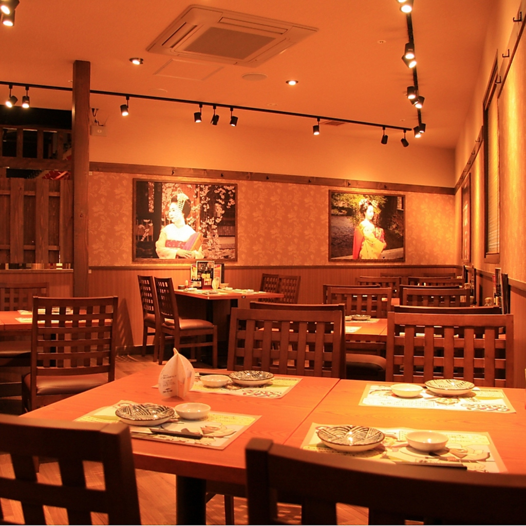 はんなり京都らしい雰囲気の個室空間。20～30名までのご宴会に◎な個室もございます。