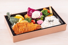 新潟ブランド豚「越乃黄金豚」のロースとんかつ弁当