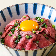 月見ローストビーフ丼