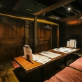 靴を脱いでゆったり掘りごたつ席！ランチタイムもディナータイムも、お子様連れやご年配の方、大家族でも安心の、個室掘りごたつ席が7席ございます。席のレイアウトを変えて、2名様から最大20名様用の掘りごたつ席が個室感覚でご利用いただけます。忘新年会、歓送迎会、など、人気の飲み放題付宴会プランもございます！