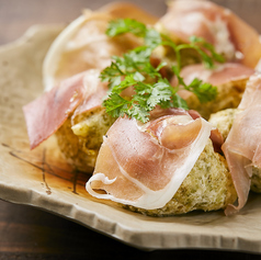 揚げたてゼッポリーニ　生ハム添え