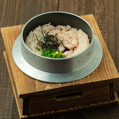 牛蒡香る牛すじ釜めし