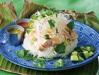 前菜からメインまで、本格タイ料理をお楽しみください！