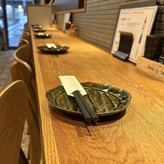 博多やさい巻き串 つくね 寅松 六本松店の雰囲気1