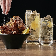 自慢の鶏料理と種類豊富なお酒！