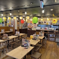 明るい雰囲気の店内♪