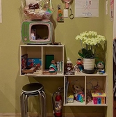 【飲みゲーやお子様用のおもちゃもご用意◎】楽しい飲み会がさらに楽しくなる飲みゲーも多数ご用意！思わず熱くなって盛り上がること間違いなし☆飲み会にはまだ早いお子様にはおもちゃをご用意♪