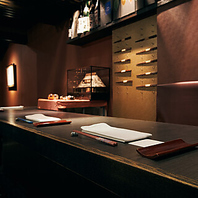 落ち着いた空間のお席を完備しております。