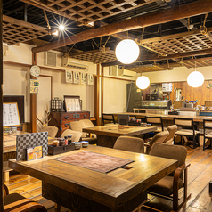 お座敷席は4人掛けが7席ございます。友人同士の宴会にぴったりなお席となっております！ぜひご利用ください。