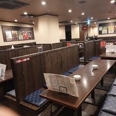 《学生宴会歓迎》気軽に集まれるテーブル席は、サークル飲みや打ち上げにもおすすめ！みんなでワイワイ楽しめます♪