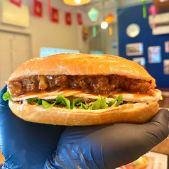 豚肉とハムの特製バインミー