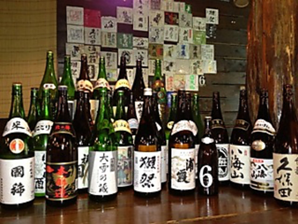 店主厳選した全国各地の地酒30種類！旬な酒「うまい！キテル！日本酒」6種も大人気！