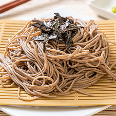 蕎麦殻と一緒に挽く｢挽きぐるみ｣製法