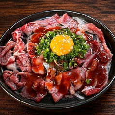 肉絨毯ユッケ