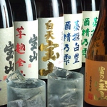 豊富にとりそろえた焼酎をぜひお試しあれ！地鶏の旨みがアップ！