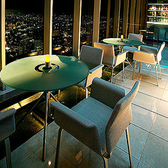 【テーブル席】名古屋の夜景が一望できるオススメの空間。