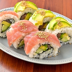 マグロとアボカドのカリフォルニアロール