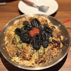 黒（ヤリイカのイカスミソテー）
