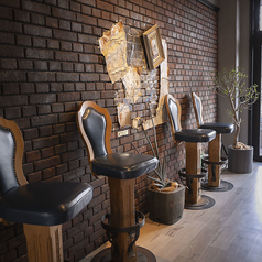 細部に至るまで店内はアートを意識したつくりとなっております。お食事でお腹を満たすだけでなく、視覚的にお楽しみいただけるようにしています。