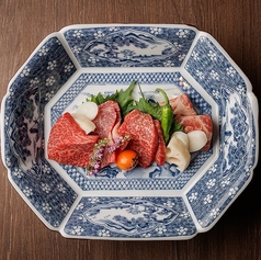 肉亭 まぼたんのコース写真
