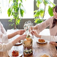 カジュアルな雰囲気漂うカフェで特別な時間を！