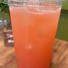 ピンクグアバソーダ