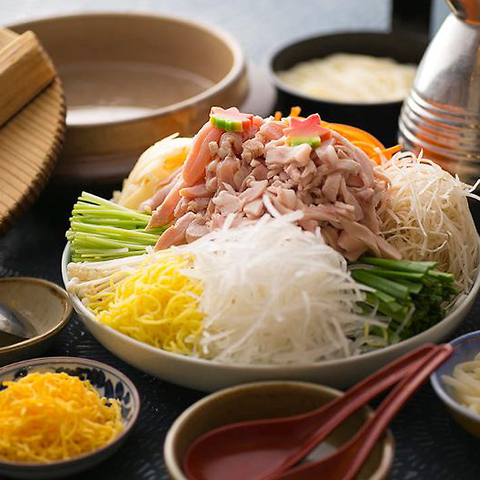 難波で個室宴会を楽しむなら鳥よし！２名様～２００名様まで個室でご用意致します♪