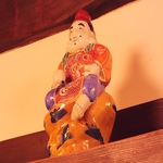 楽しいことが大好きなオーナーの遊び心を入れた店内♪どこかに七福神が隠れてるので探してね☆