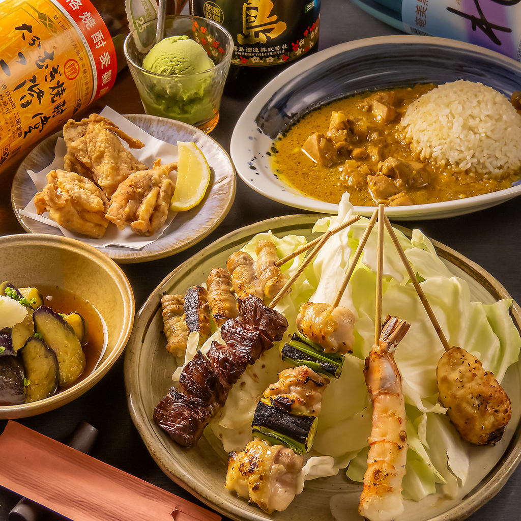 ちょい飲みにも宴会にもおすすめ、ジューシーな串焼きと豊富な種類のお酒が自慢の居酒屋です！