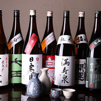 全国の焼酎、日本酒、果実酒は約100種