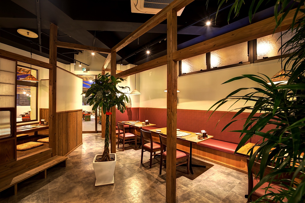 清潔感溢れるお店作り。貸切対応もしております☆