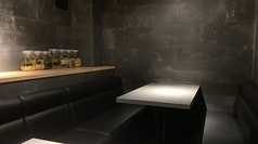 落ち着いた大人の雰囲気漂う空間でこだわりの創作中華をご堪能いただけます。