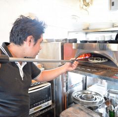 石釜で焼き上げる極上ピッツァ