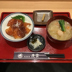 まぐろ漬け丼セット　1100円(税込)