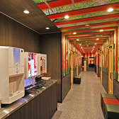 ドリンクバーでワイワイ飲み放題！