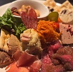 お酒とよく合う！ラトゥール特製前菜10種盛り合わせ（2人前）の写真