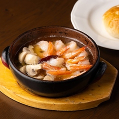 海老とマッシュルームの贅沢アヒージョの写真