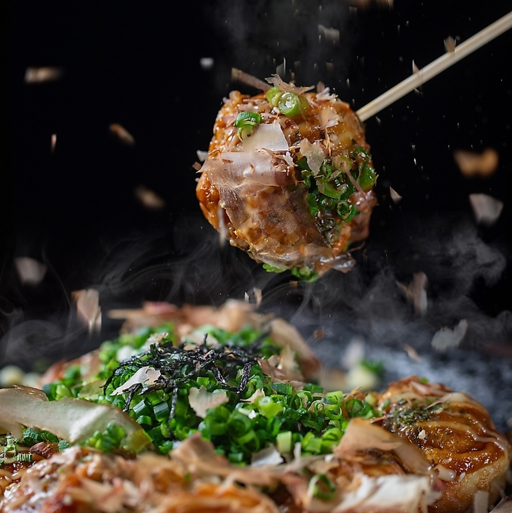 当店名物の究極のふわとろたこ焼き！！銅板で焼き上げる熟練のふわとろたこ焼きをご賞味ください♪