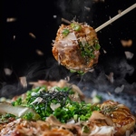 当店名物の究極のふわとろたこ焼き！！銅板で焼き上げる熟練のふわとろたこ焼きをご賞味ください♪