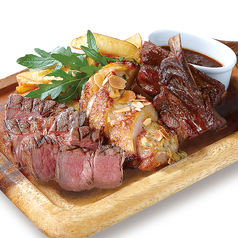 豪快!!お肉の盛り合わせ ～牛赤身肉・スペアリブ・鶏もも肉のソテー～
