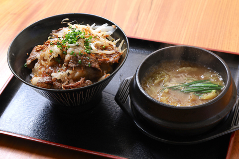 昼から夜まで一日中気軽に本格炭火焼きステーキをお楽しみいただけます！